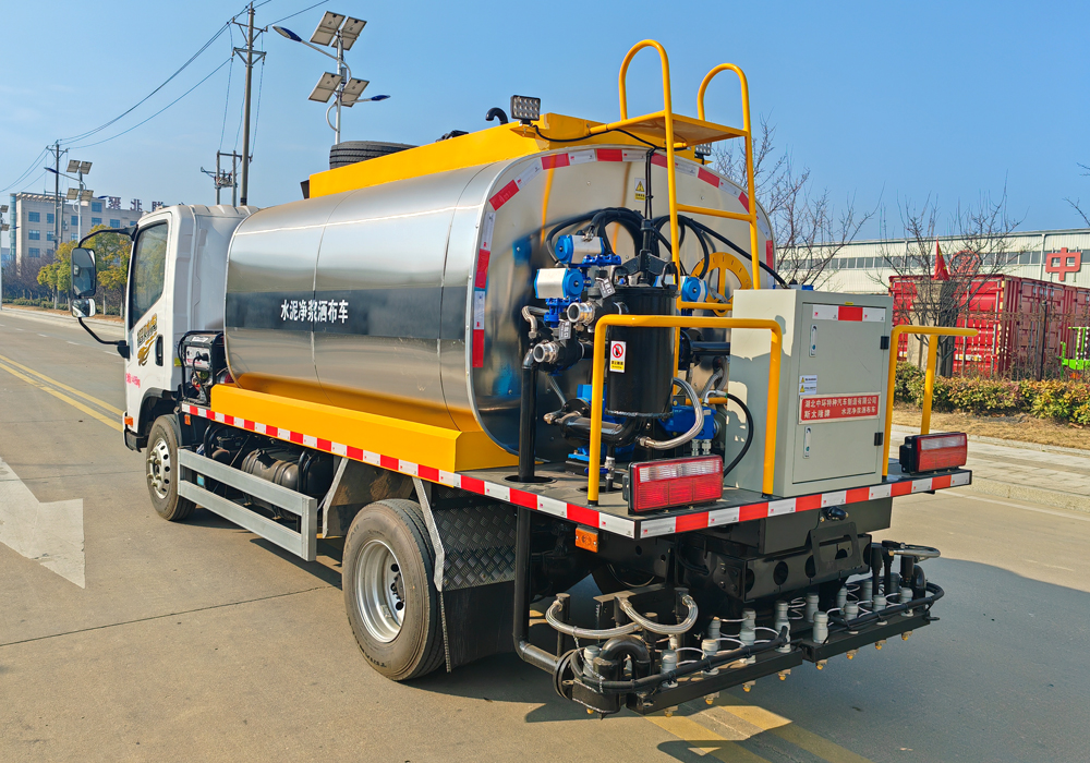 5噸解放招財(cái)虎藍(lán)牌智能瀝青灑布車