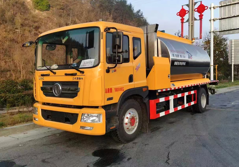 12噸東風(fēng)多利卡(全功率)智能瀝青灑布車